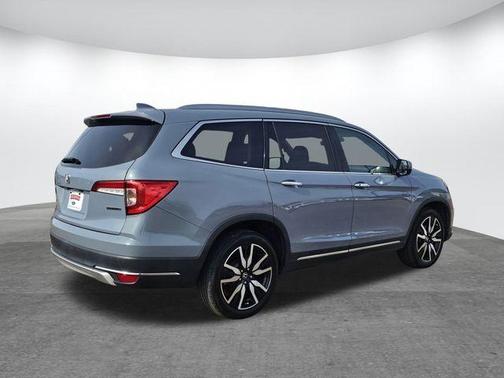 2022 Honda Pilot Touring 7-Passenger