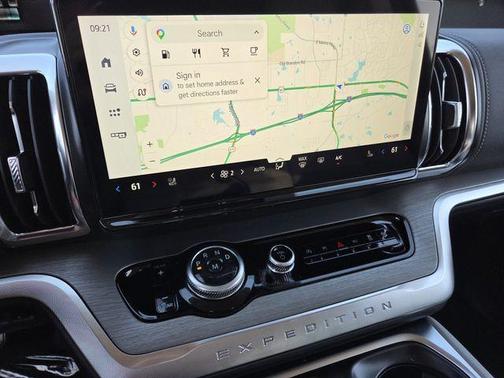 Star White 2026 Ford Expedition Platinum