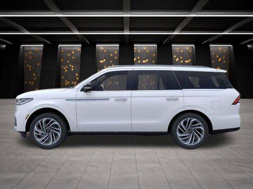 Star White 2026 Lincoln Navigator Reserve