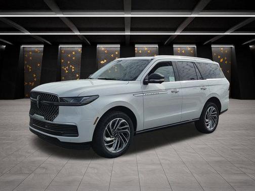 Star White 2026 Lincoln Navigator Reserve