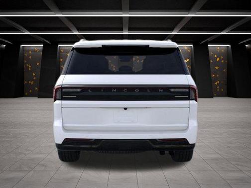 Star White 2026 Lincoln Navigator Reserve