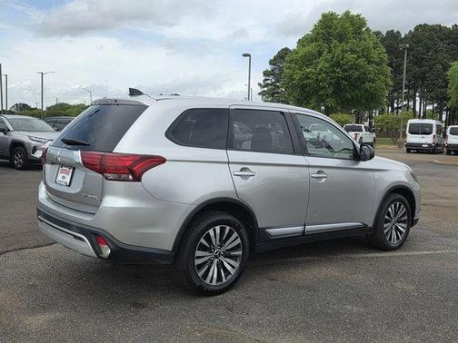 2019 Mitsubishi Outlander ES