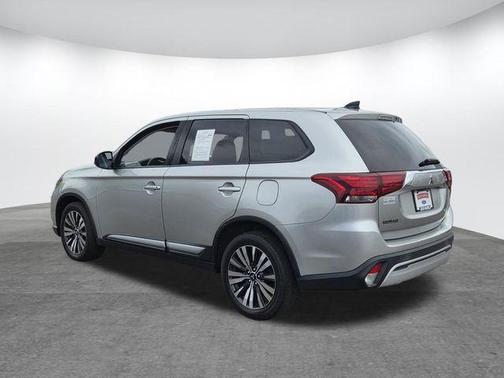 Alloy Silver Metallic 2019 Mitsubishi Outlander ES