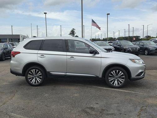 2019 Mitsubishi Outlander ES