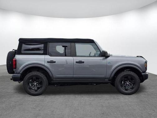 Carbonized Gray Metallic 2022 Ford Bronco Black Diamond
