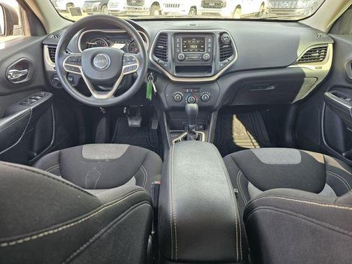 2017 Jeep Cherokee Sport