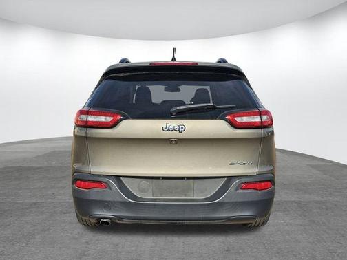 2017 Jeep Cherokee Sport