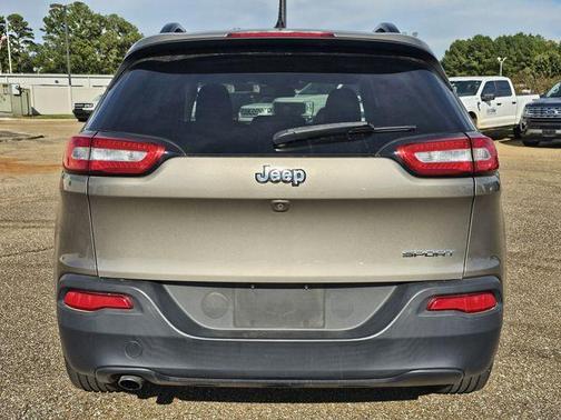 2017 Jeep Cherokee Sport