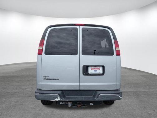 Silver Ice Metallic 2018 Chevrolet Express 3500 LT