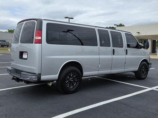 Silver Ice Metallic 2018 Chevrolet Express 3500 LT