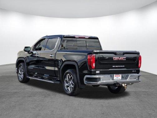 Onyx Black 2023 GMC Sierra 1500 SLT