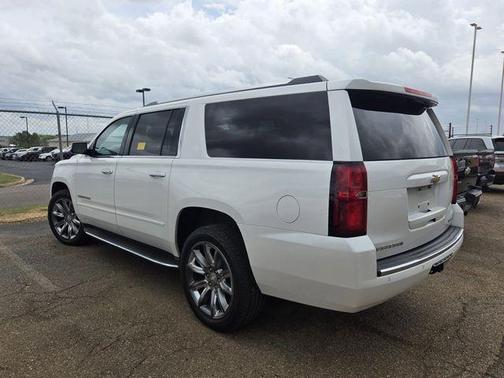 Iridescent Pearl Tricoat 2019 Chevrolet Suburban Premier
