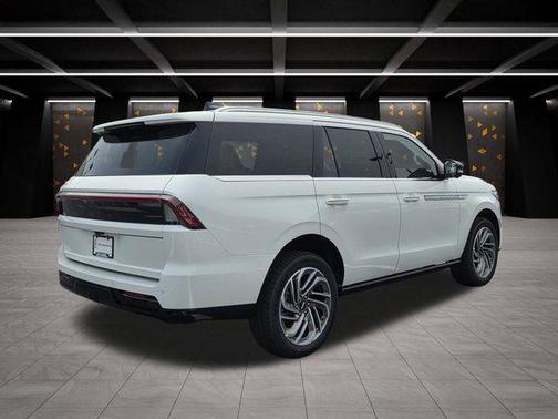 Pristine White 2026 Lincoln Navigator Reserve