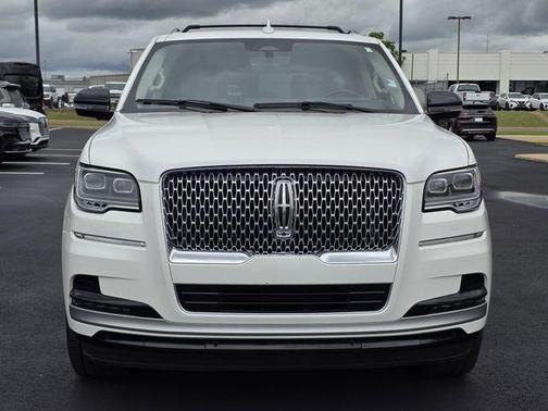 White Metallic 2023 Lincoln Navigator Reserve