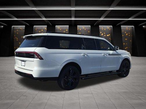 Pristine White 2027 Lincoln Navigator Reserve