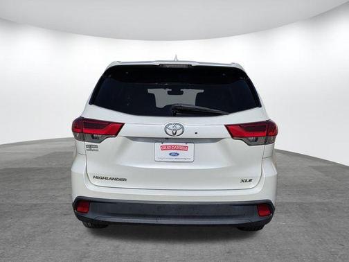 2017 Toyota Highlander 