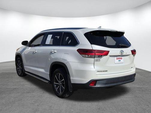 2017 Toyota Highlander 