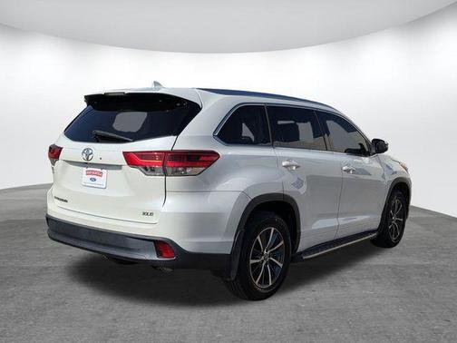2017 Toyota Highlander 