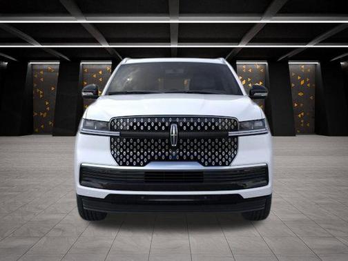 Star White 2026 Lincoln Navigator L Reserve