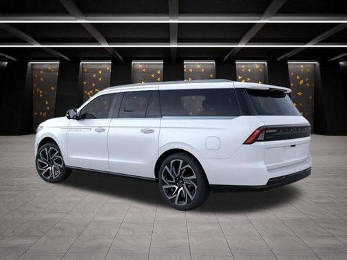 Star White 2026 Lincoln Navigator L Reserve