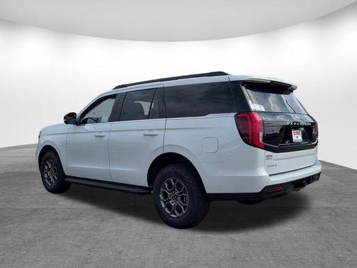Oxford White 2026 Ford Expedition Active