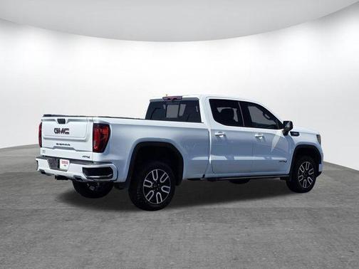 Summit White 2023 GMC Sierra 1500 AT4