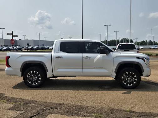 2023 Toyota Tundra LIMITED