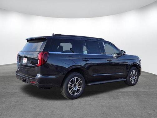 Dark Matter Gray Metallic 2026 Ford Expedition Active