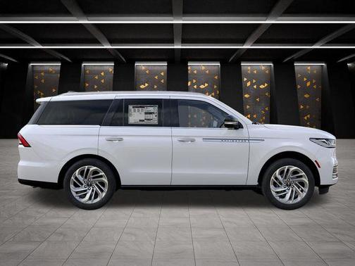 Pristine White 2027 Lincoln Navigator Reserve