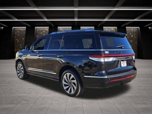 2024 Lincoln Navigator Premiere