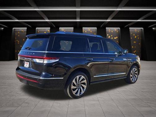 2024 Lincoln Navigator Premiere