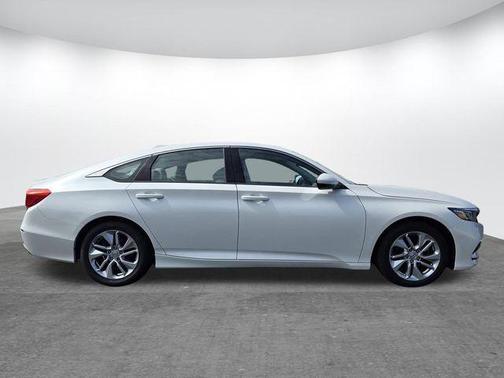Platinum White Pearl 2019 Honda Accord LX