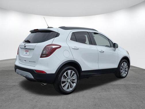 Summit White 2018 Buick Encore Preferred