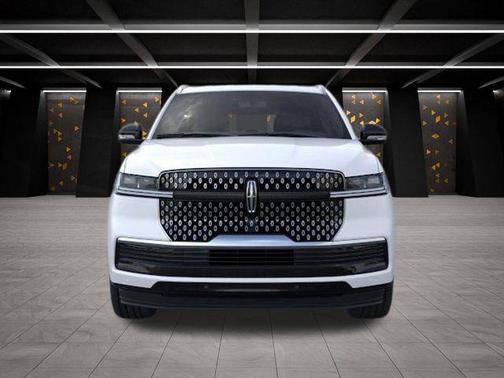 Star White 2026 Lincoln Navigator Premiere
