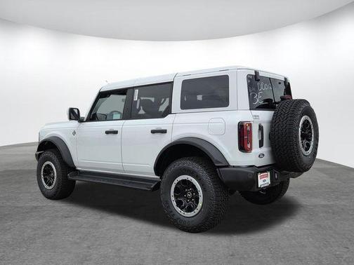 Oxford White 2026 Ford Bronco Outer Banks