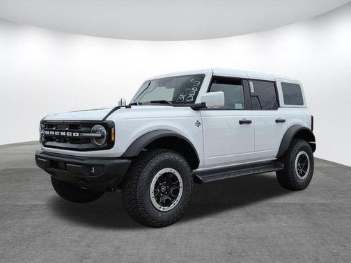 Oxford White 2026 Ford Bronco Outer Banks