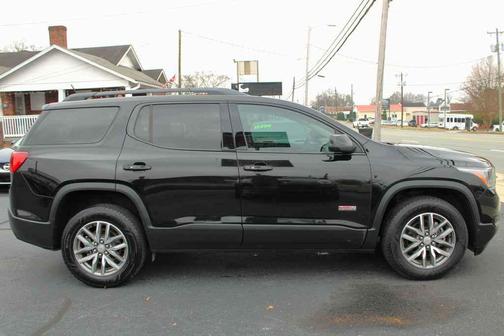 2017 GMC Acadia SLE-2