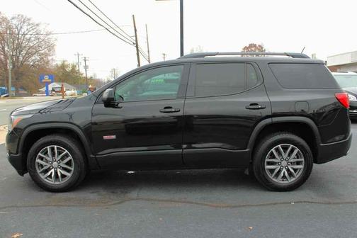 2017 GMC Acadia SLE-2
