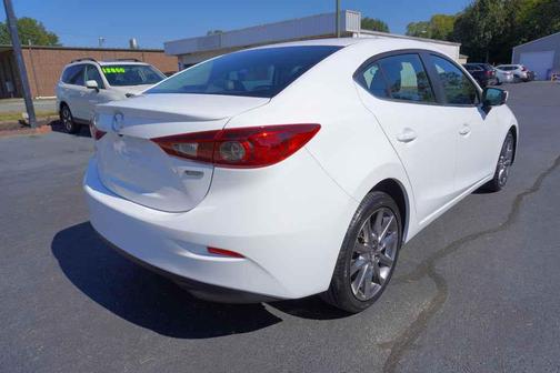 Snowflake White Pearl Metallic 2018 Mazda Mazda3 Touring