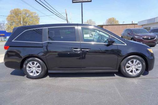 Crystal Black Pearl 2016 Honda Odyssey SE