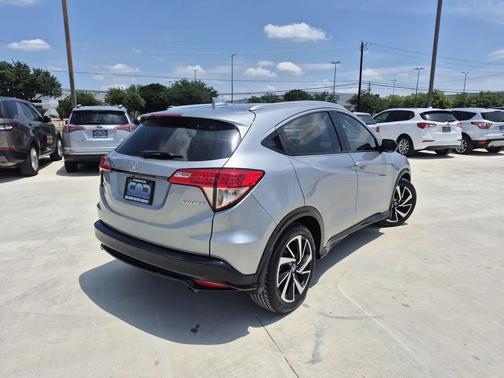 Lunar Silver Metallic 2019 Honda HR-V Sport