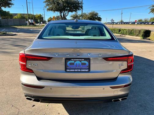 2020 Volvo S60 T5 Momentum