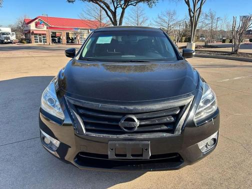 Black 2014 Nissan Altima 2.5 SV