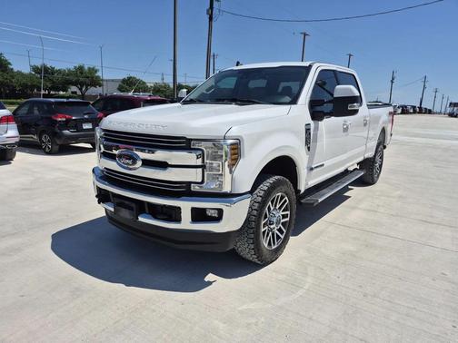 White Platinum Metallic Tri-Coat 2019 Ford F-250 Lariat