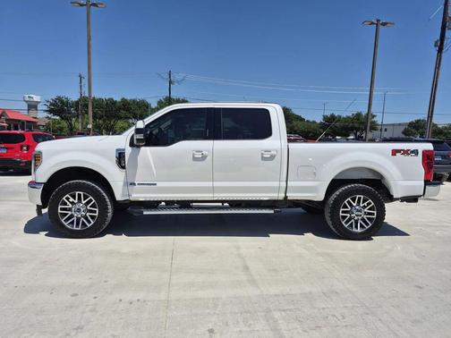 White Platinum Metallic Tri-Coat 2019 Ford F-250 Lariat