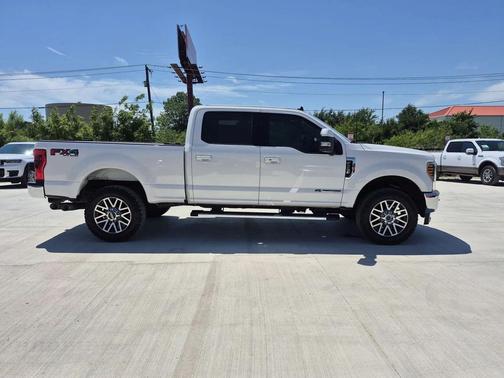 White Platinum Metallic Tri-Coat 2019 Ford F-250 Lariat