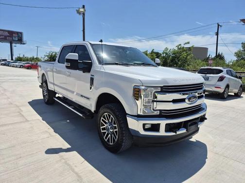 White Platinum Metallic Tri-Coat 2019 Ford F-250 Lariat