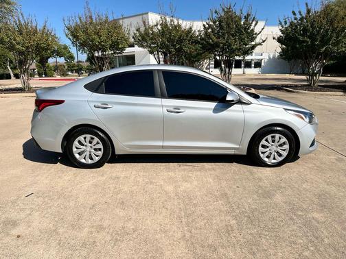 2021 Hyundai Accent SE