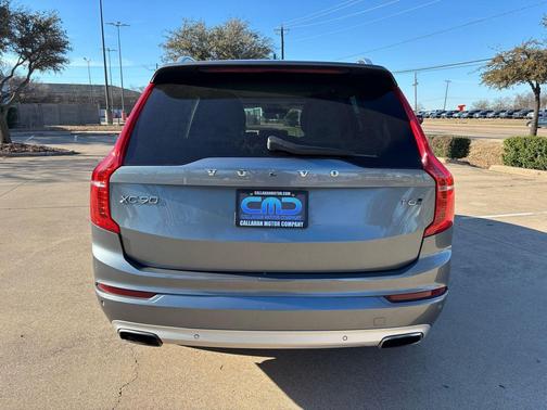 2017 Volvo XC90 T6 Momentum