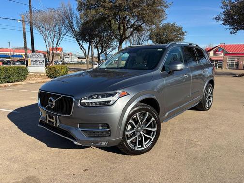 2017 Volvo XC90 T6 Momentum